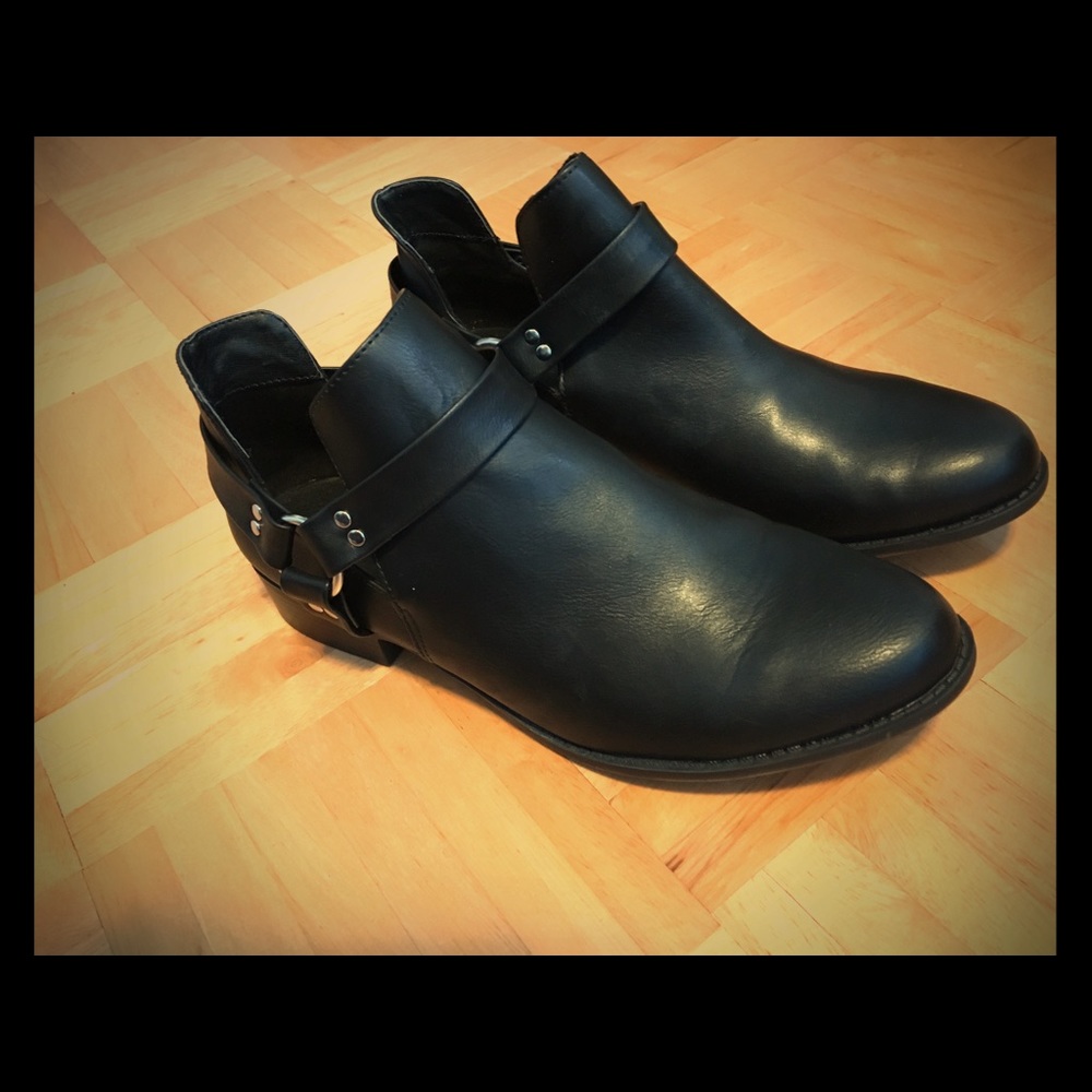 Black boots (price negotiable)